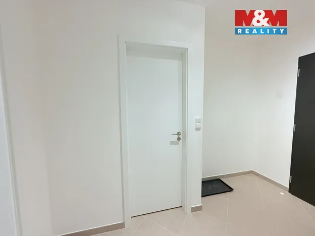 Pronájem bytu 2+kk, Praha - Prosek, Čakovická, 55 m2