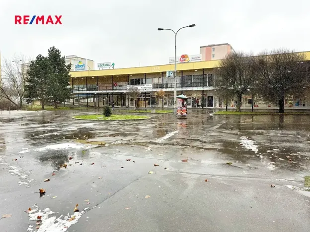 Pronájem restaurace, Praha - Lhotka, Novodvorská, 412 m2