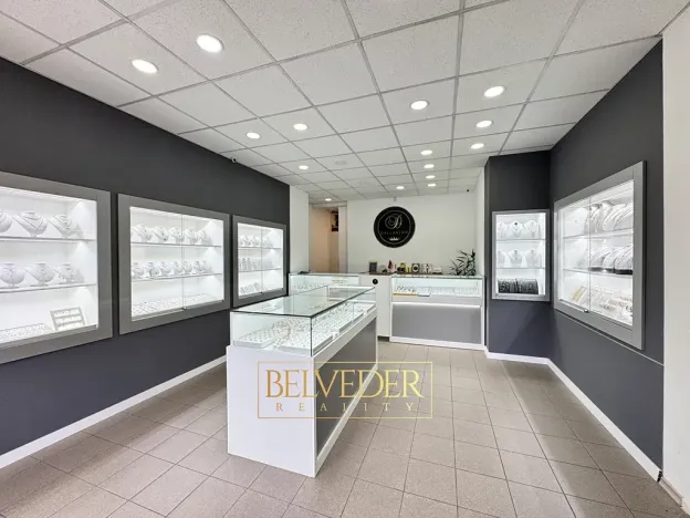 Pronájem obchodního prostoru, Teplice, Masarykova třída, 50 m2