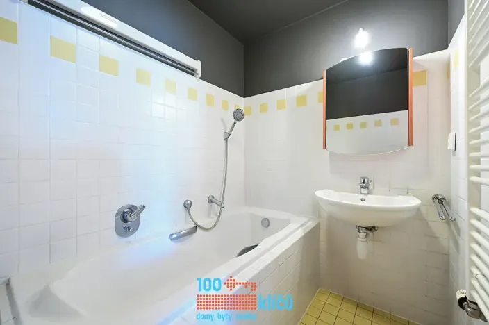 Pronájem bytu 2+1, Praha - Vysočany, Nepilova, 64 m2