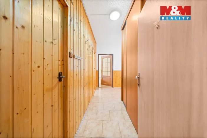 Prodej bytu 2+1, Studená, Komenského, 52 m2