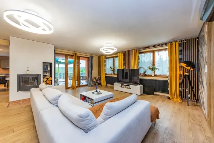 Prodej rodinného domu, Buš, 375 m2