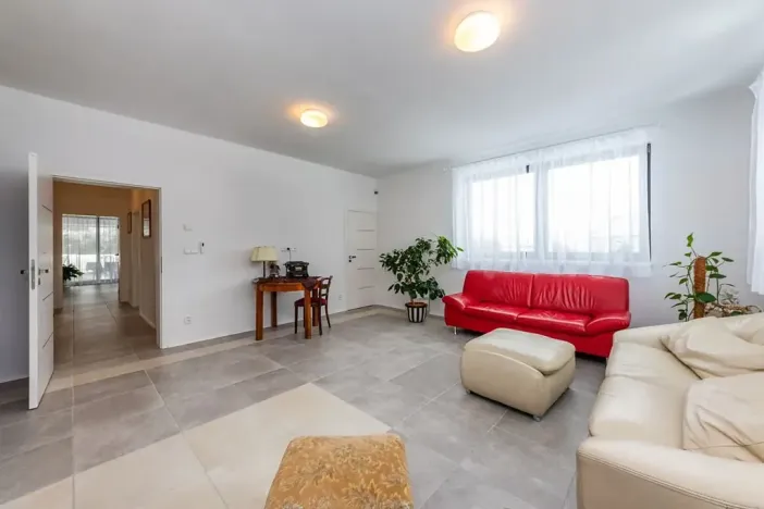 Prodej rodinného domu, Křížkový Újezdec, 228 m2