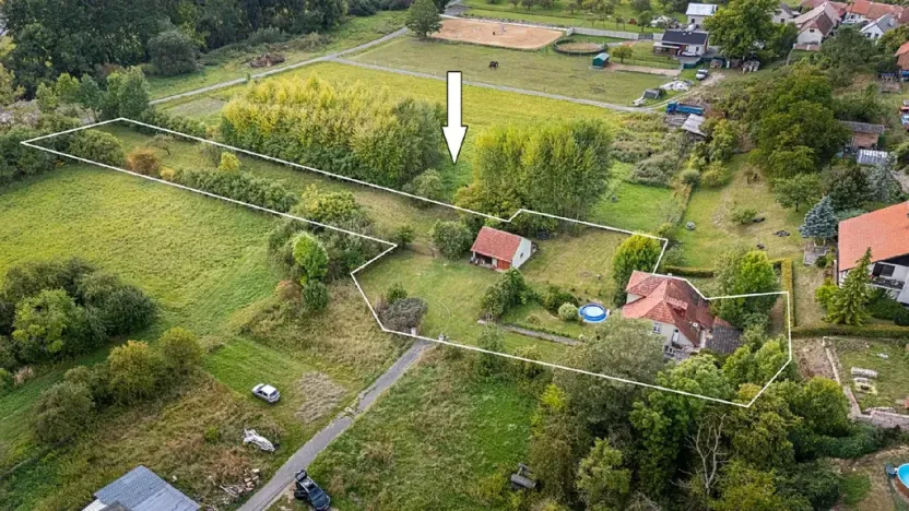 Prodej pozemku pro bydlení, Uhersko, 3765 m2