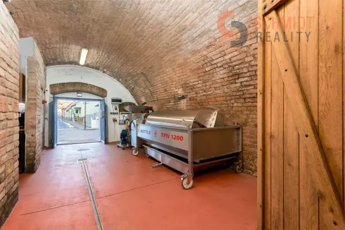 Prodej vinného sklepa, Mikulov, 1. května, 80 m2