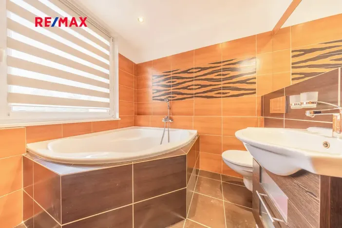 Pronájem bytu 2+1, Praha - Troja, Svídnická, 40 m2