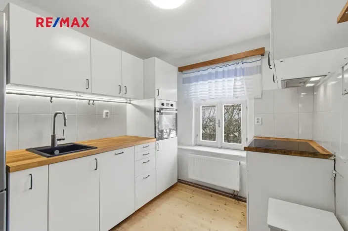 Prodej rodinného domu, Oselce, 168 m2