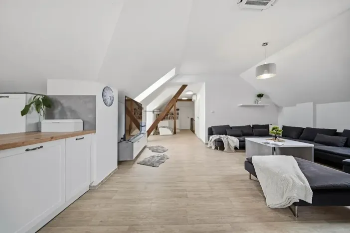 Prodej rodinného domu, Skvrňov, 288 m2