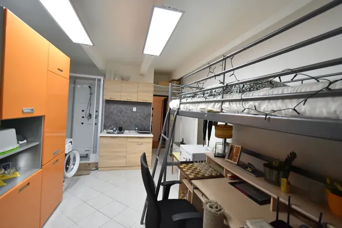 Pronájem bytu 1+kk, Praha - Střešovice, náměstí Před bateriemi, 17 m2