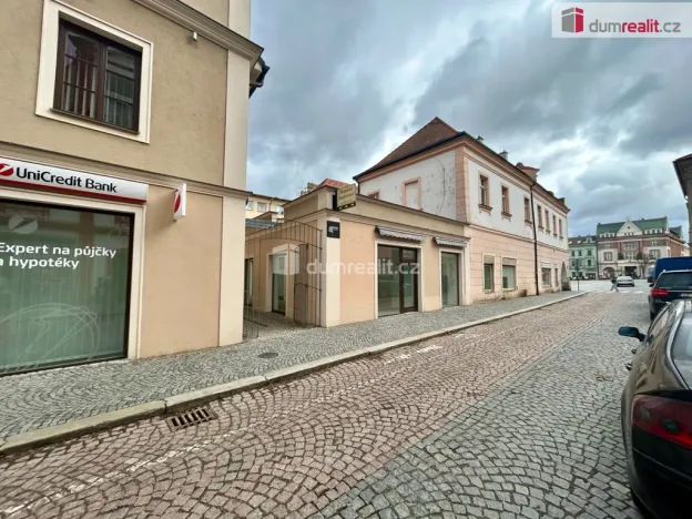 Pronájem obchodního prostoru, Kolín - Kolín I, Karlovo náměstí, 57 m2