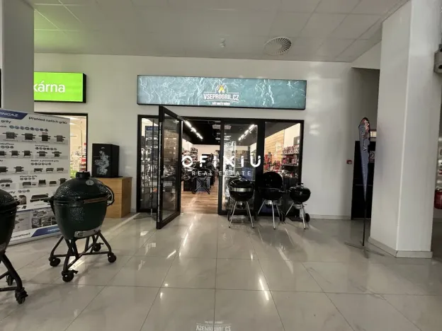 Pronájem obchodního prostoru, Brno, Kaštanová, 185 m2