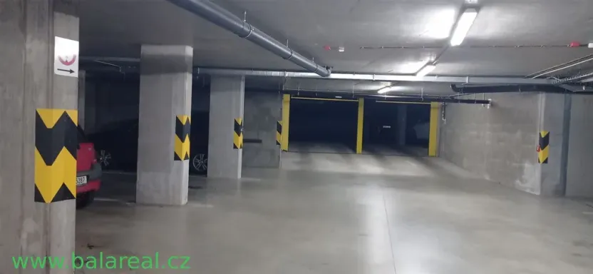 Pronájem garážového stání, Brno - Černovice, Olomoucká, 16 m2