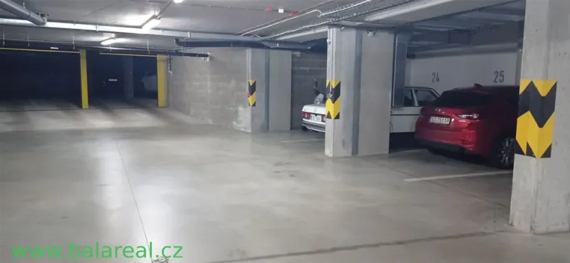 Pronájem garážového stání, Brno - Černovice, Olomoucká, 16 m2