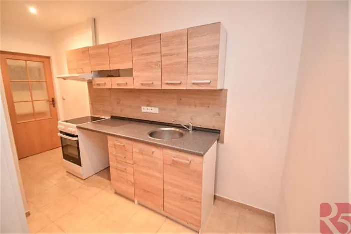 Pronájem bytu 1+kk, Praha - Nusle, Sdružení, 35 m2