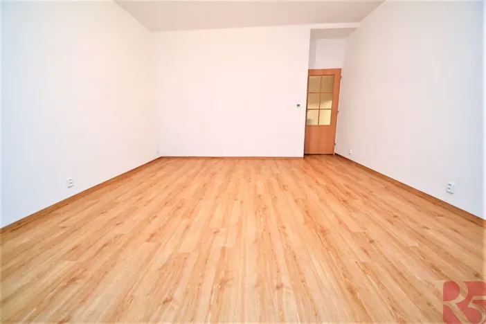 Pronájem bytu 1+kk, Praha - Nusle, Sdružení, 35 m2