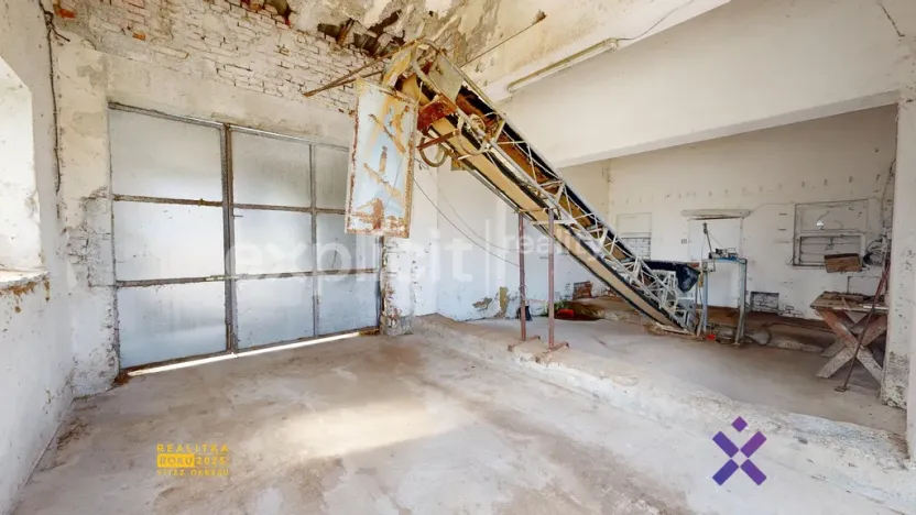 Prodej skladu, Březolupy, 3350 m2