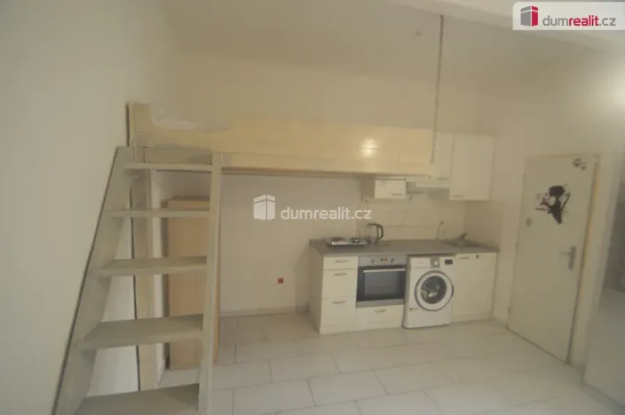Pronájem bytu 1+kk, Praha - Nusle, Na Pankráci, 25 m2