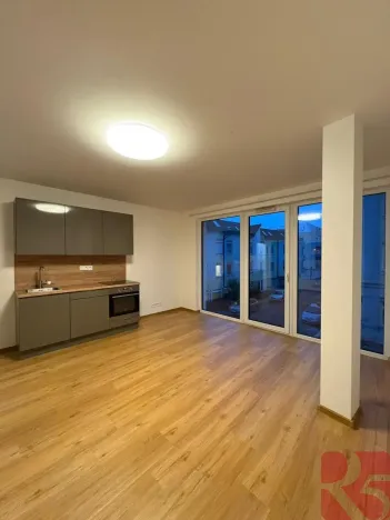 Pronájem bytu 2+kk, Praha - Michle, Pod Stárkou, 40 m2