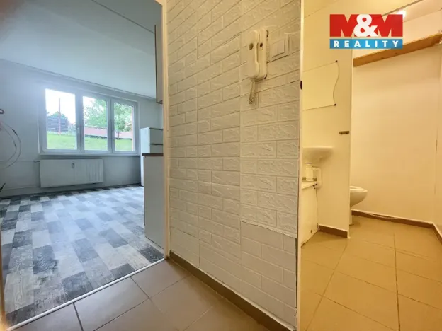 Pronájem bytu 1+kk, Kadaň, Koželužská, 20 m2
