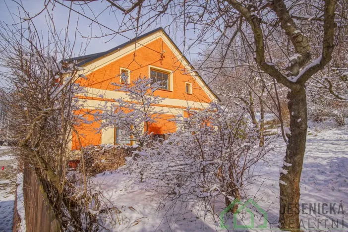 Prodej rodinného domu, Bernartice - Buková, 336 m2