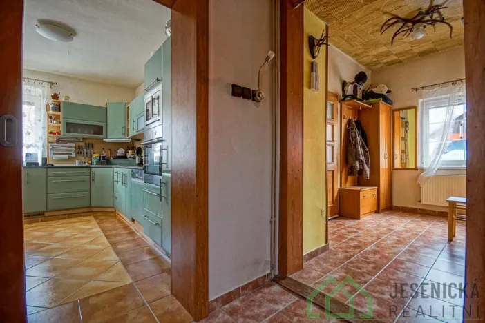 Prodej rodinného domu, Bernartice - Buková, 336 m2