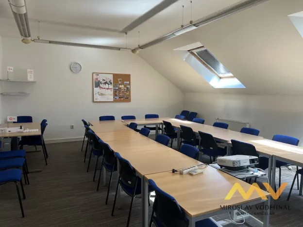 Pronájem kanceláře, Hradec Králové, Československé armády, 128 m2