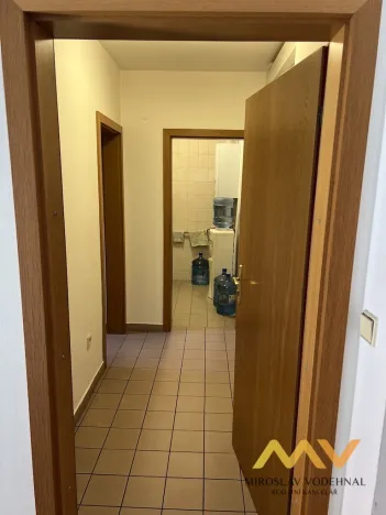 Pronájem kanceláře, Hradec Králové, Československé armády, 128 m2