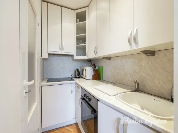 Pronájem bytu 1+kk, Praha - Stodůlky, Nušlova, 35 m2