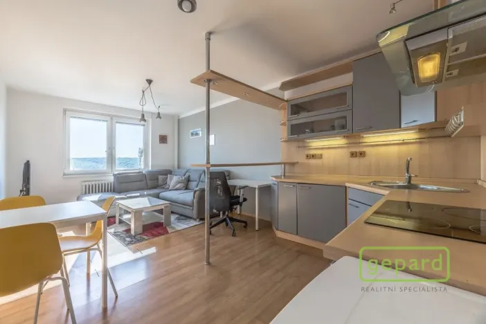 Pronájem bytu 2+kk, Praha, Štúrova, 40 m2