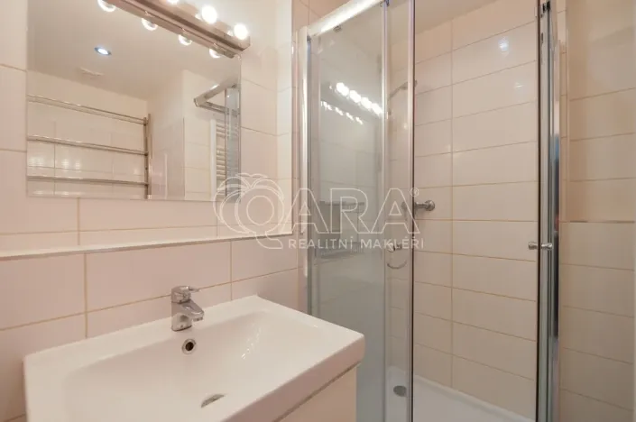 Pronájem bytu 1+kk, Praha - Háje, Bajkonurská, 27 m2