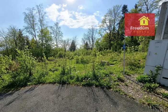 Prodej pozemku pro bydlení, Hrob, Husova, 991 m2