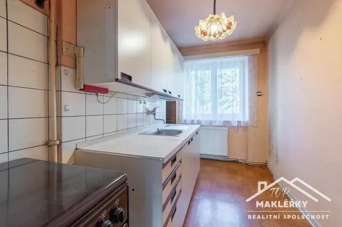 Prodej bytu 3+1, Velký Osek, Komenského, 56 m2