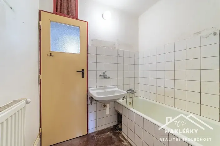 Prodej bytu 3+1, Velký Osek, Komenského, 56 m2