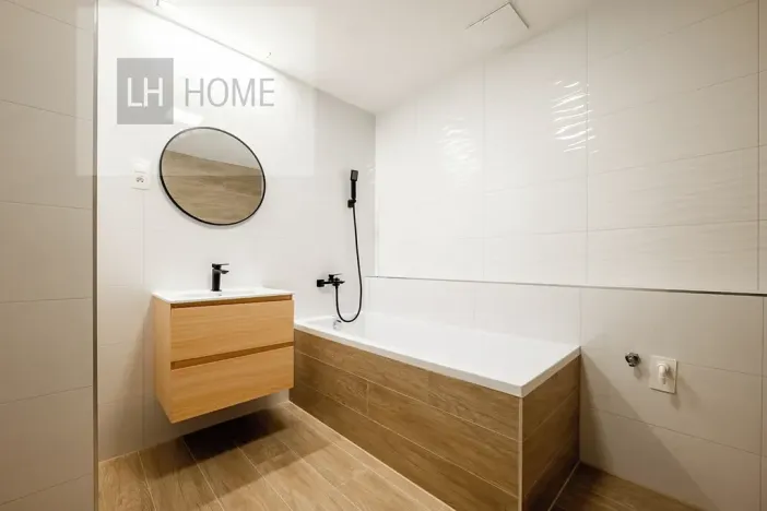 Prodej bytu 2+kk, České Budějovice, Čakovská, 77 m2