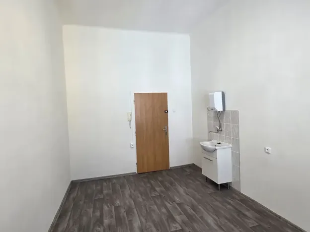 Pronájem kanceláře, Hradec Králové, Československé armády, 15 m2