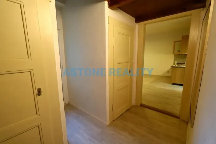 Pronájem bytu 1+kk, Praha - Nusle, Na Jezerce, 39 m2