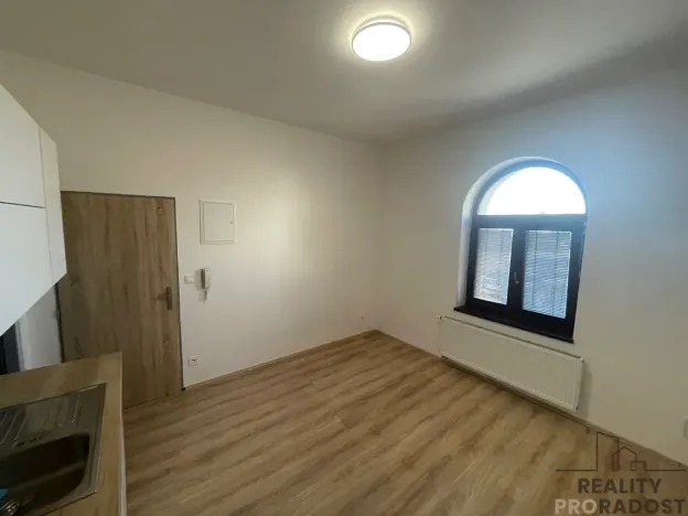 Pronájem bytu 1+kk, Břeclav, Na Valtické, 20 m2