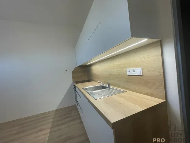 Pronájem bytu 1+kk, Břeclav, Na Valtické, 20 m2