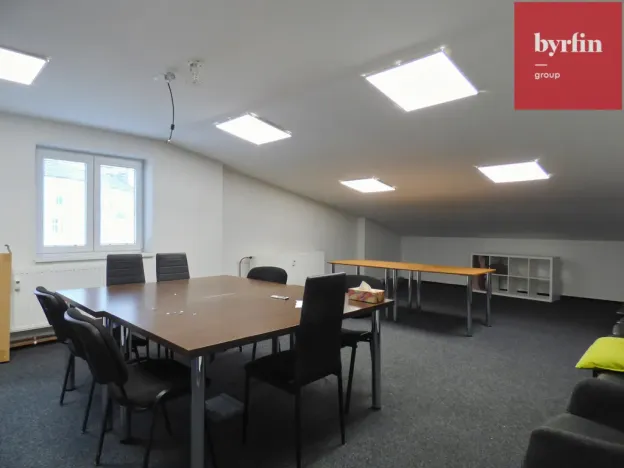 Pronájem kanceláře, Opava, Zámecký okruh, 225 m2