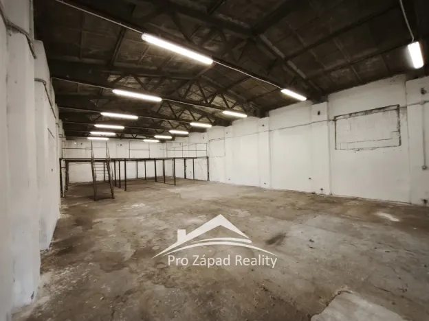 Pronájem skladu, Plzeň, 301 m2