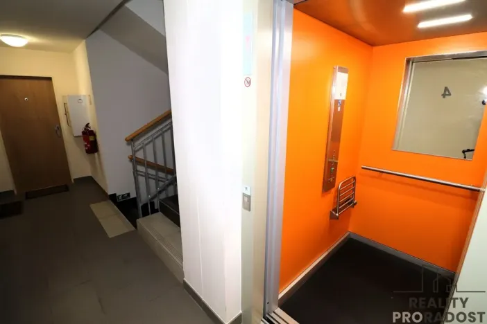 Pronájem bytu 2+kk, Brno - Žebětín, Novodvorská, 79 m2