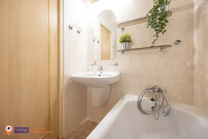 Prodej bytu 3+1, Olomouc - Hodolany, tř. Kosmonautů, 73 m2