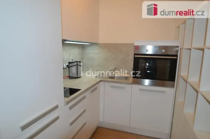 Pronájem bytu 1+kk, Praha - Žižkov, Olšanská, 37 m2