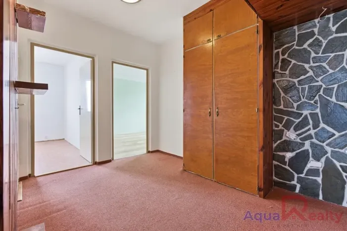 Prodej bytu 3+1, Karlovy Vary, Východní, 68 m2