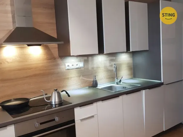 Pronájem atypického bytu, Žďár nad Sázavou, nám. Republiky, 33 m2