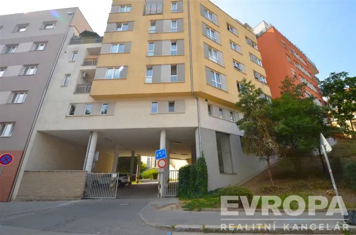 Prodej bytu 1+kk, Praha - Košíře, Plzeňská, 28 m2