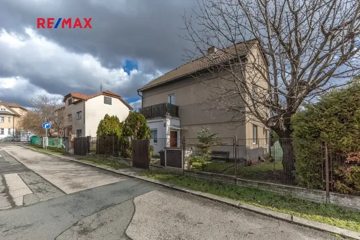 Prodej rodinného domu, Praha - Kyje, Osická, 246 m2