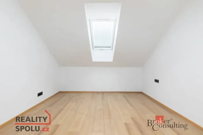 Prodej bytu 2+kk, Opava - Předměstí, Olomoucká, 65 m2