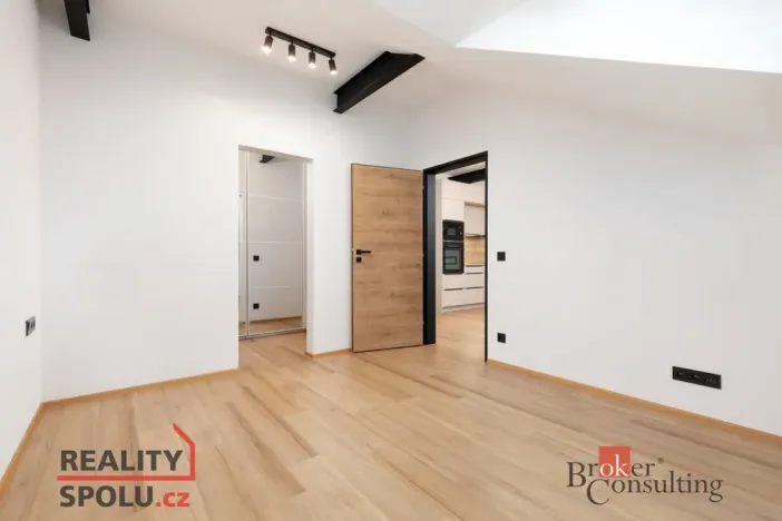 Prodej bytu 2+kk, Opava - Předměstí, Olomoucká, 65 m2