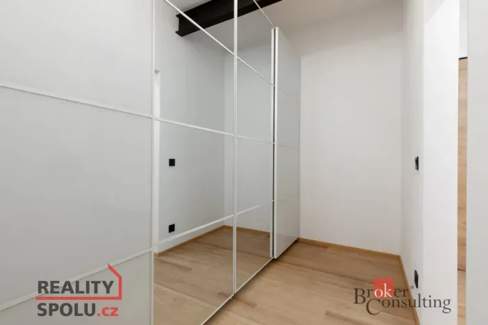 Prodej bytu 2+kk, Opava - Předměstí, Olomoucká, 65 m2